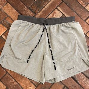 Nike Dri Fit Running Shorts Womens Medium Gray Athletic Lined Workout Shorts